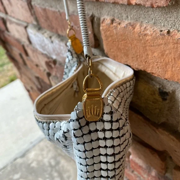 Vintage 90’s : White Chainmail Purse - Picture 2 of 8